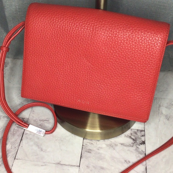 Auxiliary Vibrant Red Crossbody Bag - Picture 2 of 10